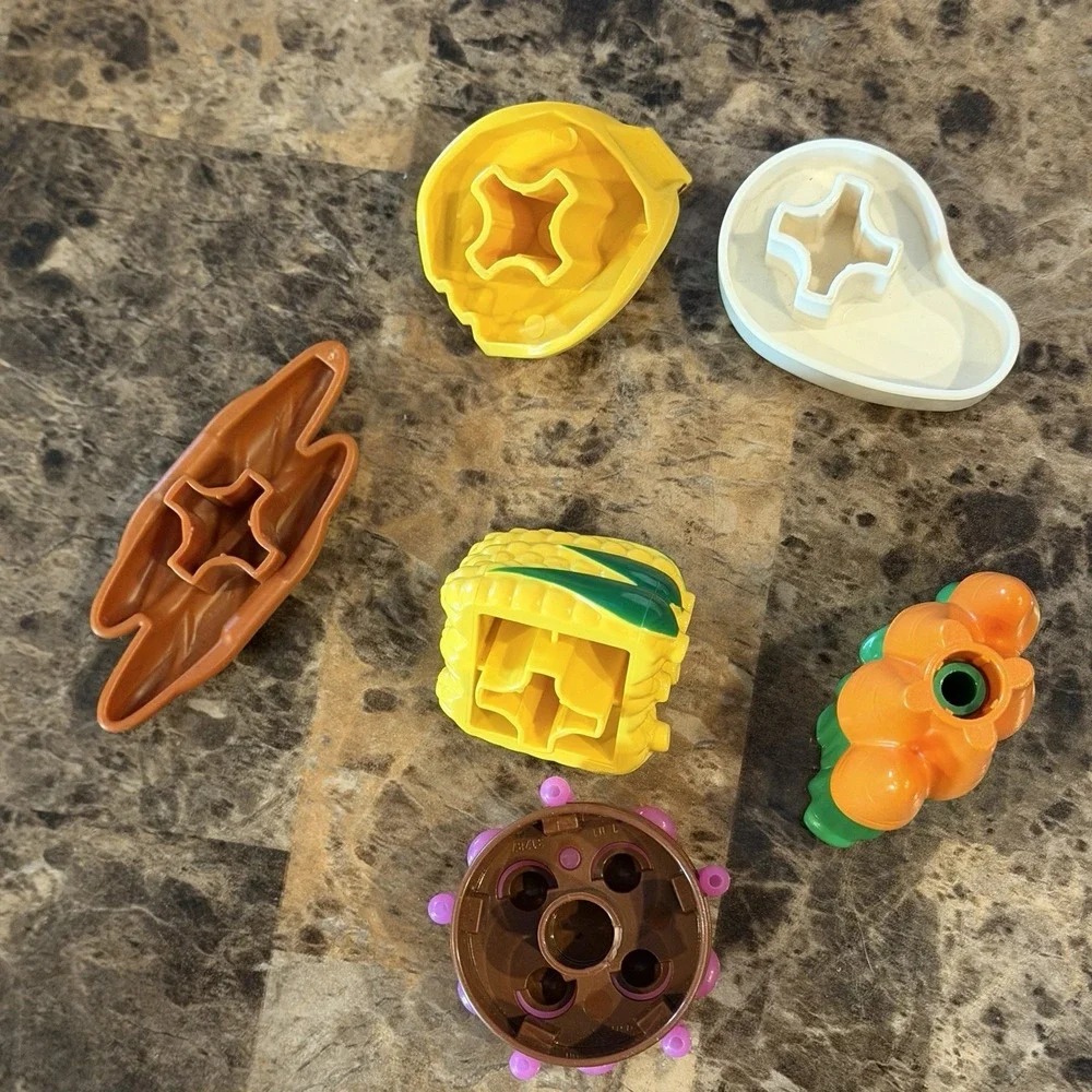 Lego Duplo Food Steak Bananas French Bread Loaves Corn Carrots Cake Collectible - Picture 3 of 5